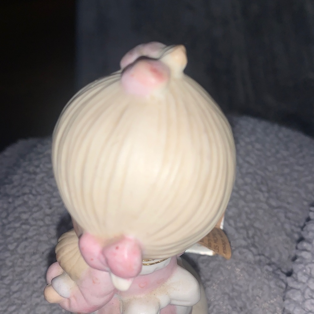 -1967 Precious Moments Fine Porcelain JESUS IS THE LIGHT Pink & Cream Figurine - Picture 7 of 10